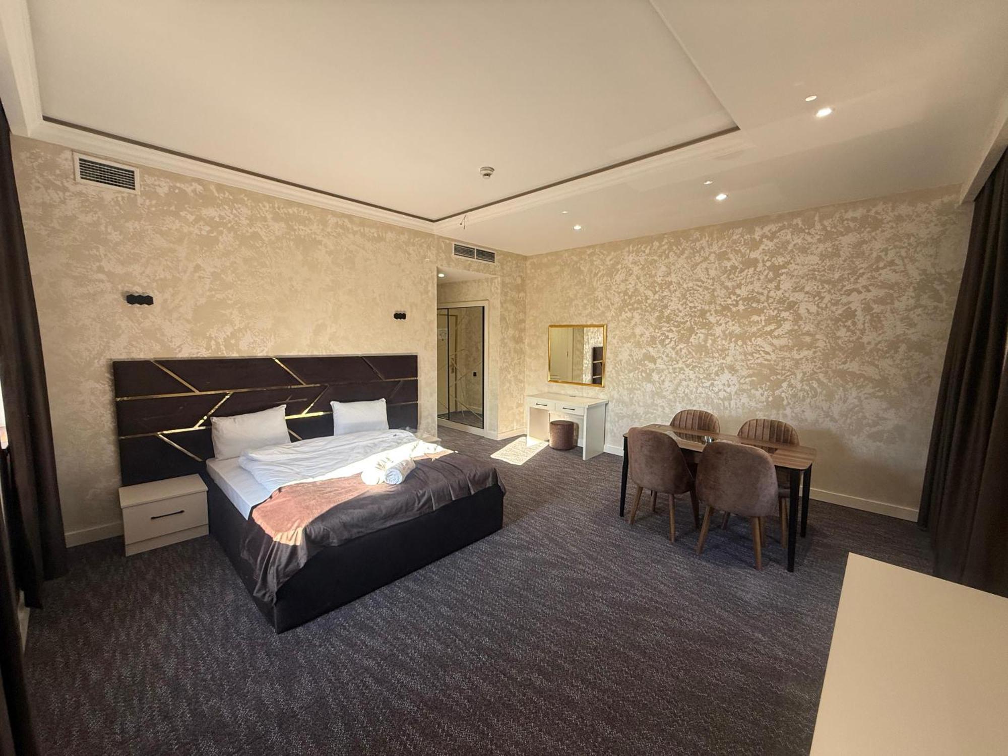 Black Mont Inn Hotel Baku Ngoại thất bức ảnh