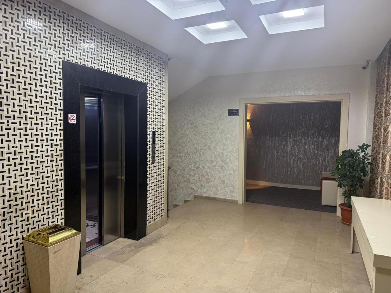 Black Mont Inn Hotel Baku Ngoại thất bức ảnh