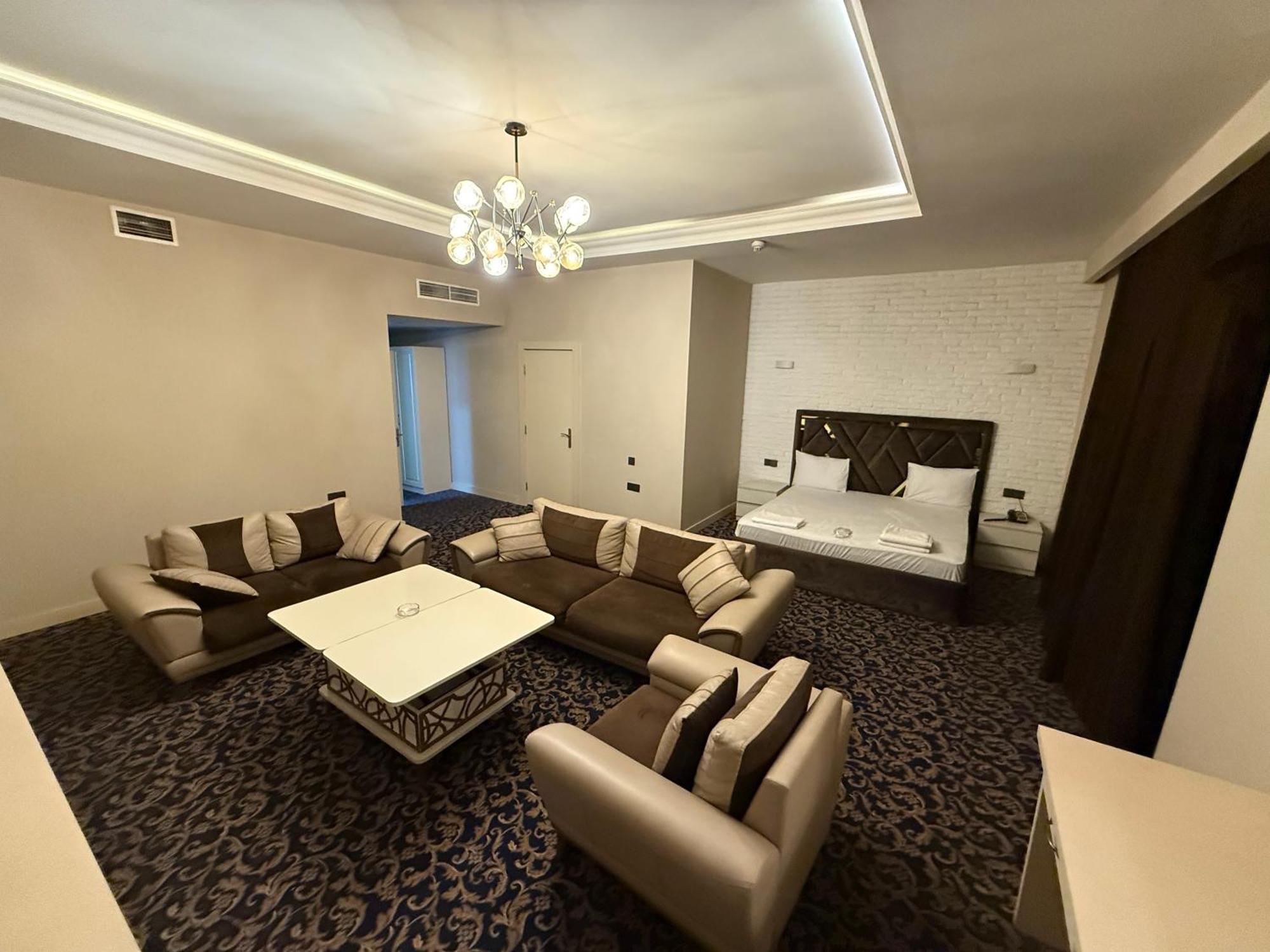 Black Mont Inn Hotel Baku Ngoại thất bức ảnh