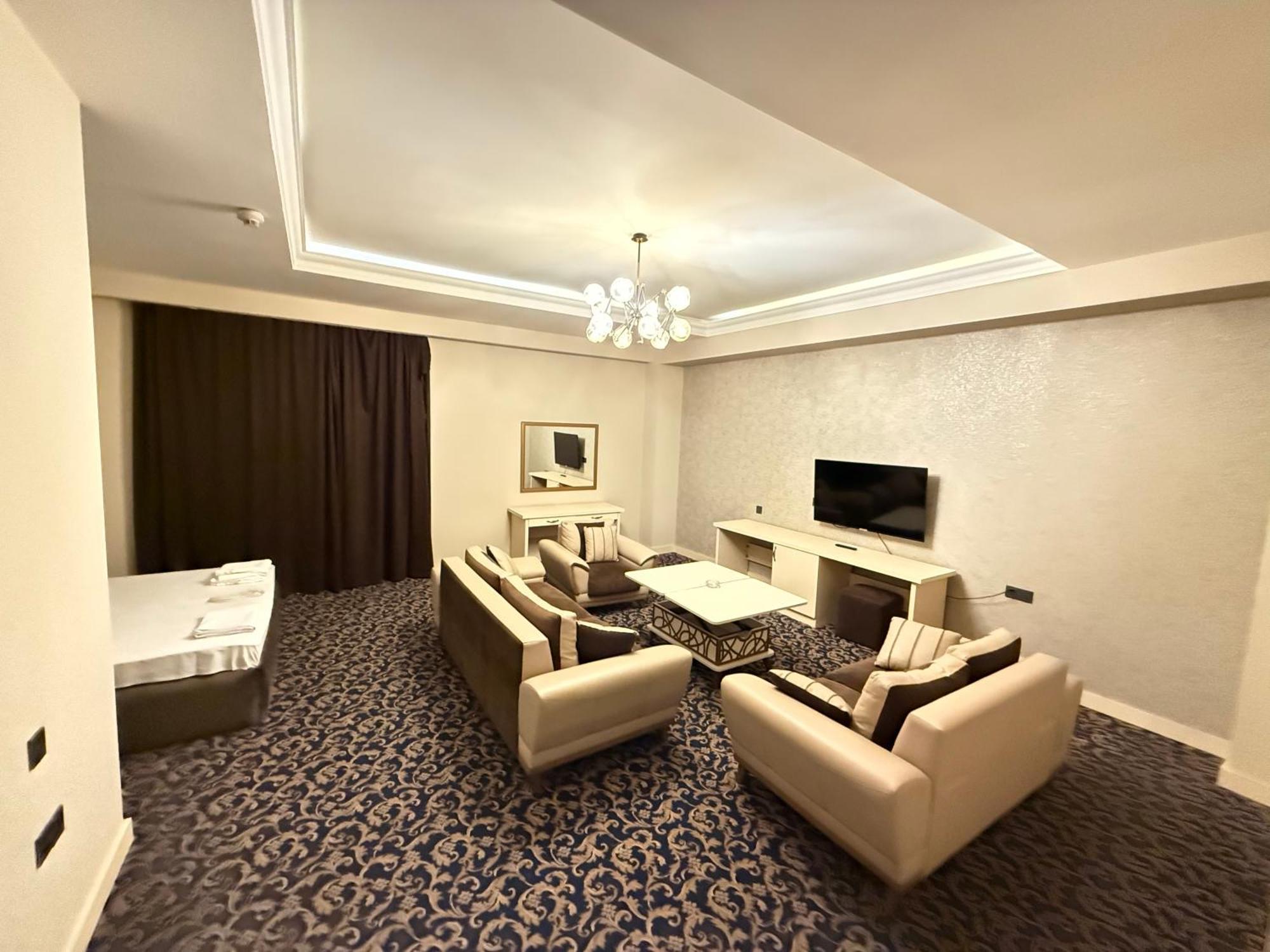 Black Mont Inn Hotel Baku Ngoại thất bức ảnh