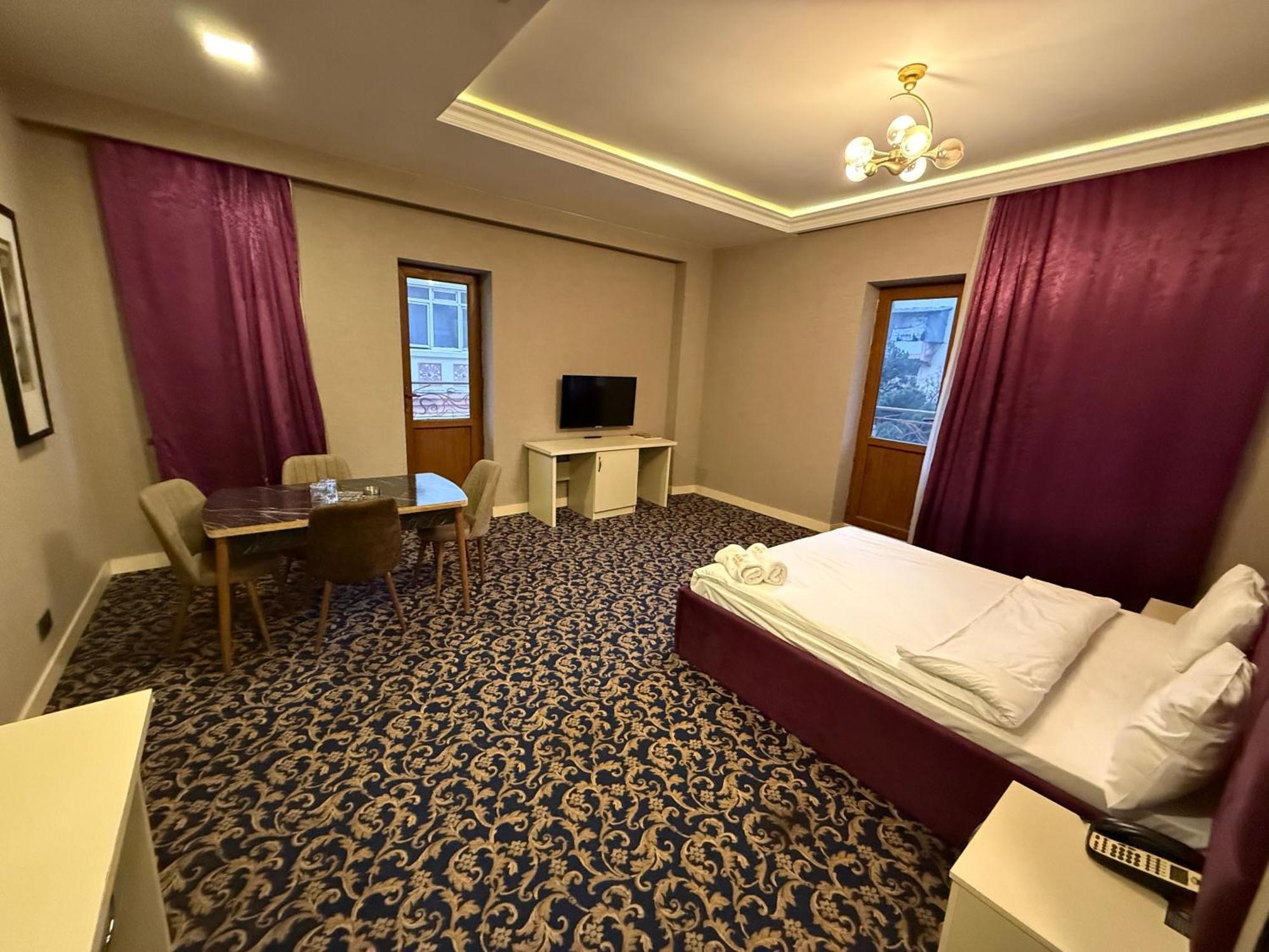 Black Mont Inn Hotel Baku Ngoại thất bức ảnh