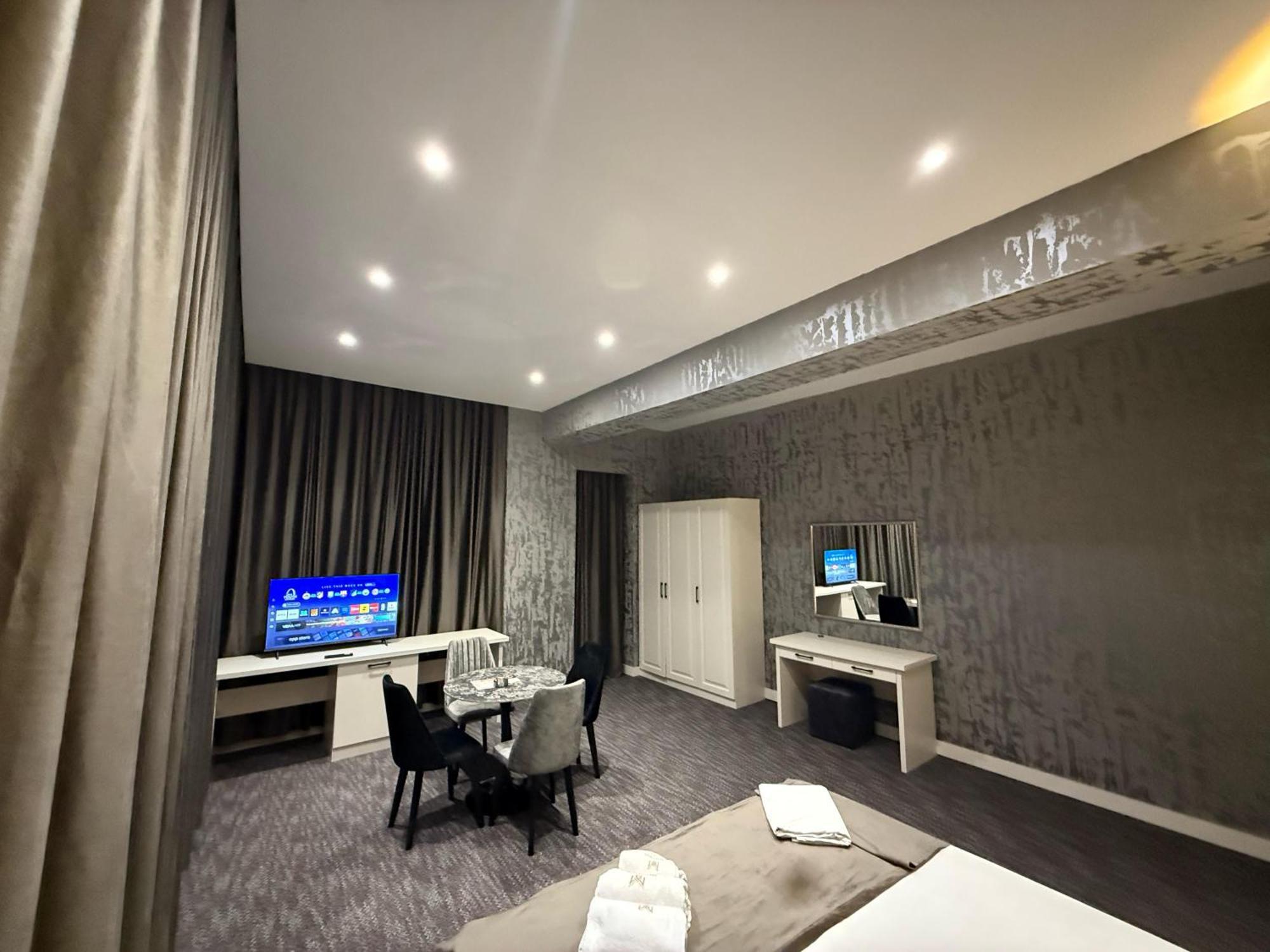 Black Mont Inn Hotel Baku Ngoại thất bức ảnh
