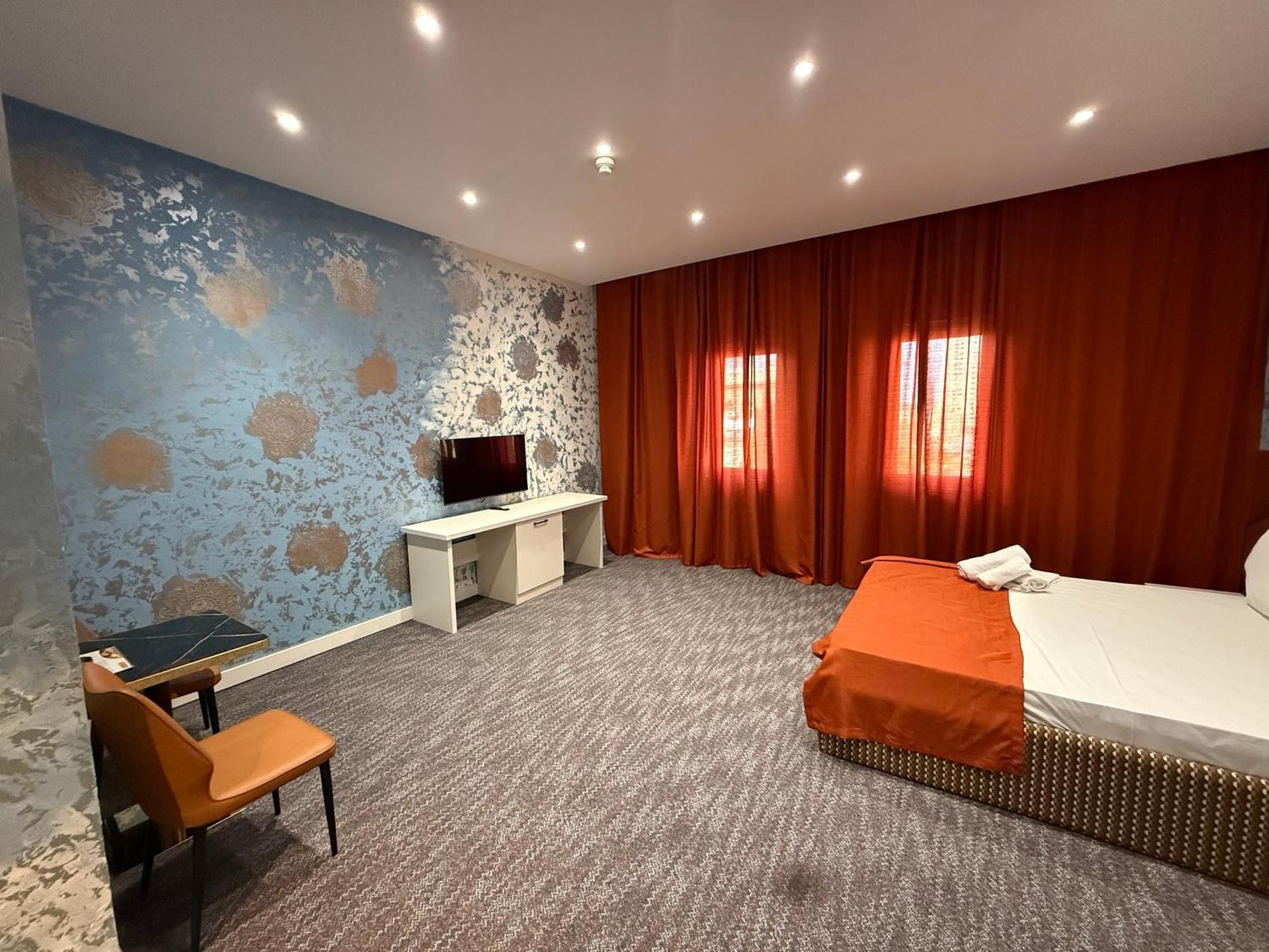 Black Mont Inn Hotel Baku Ngoại thất bức ảnh