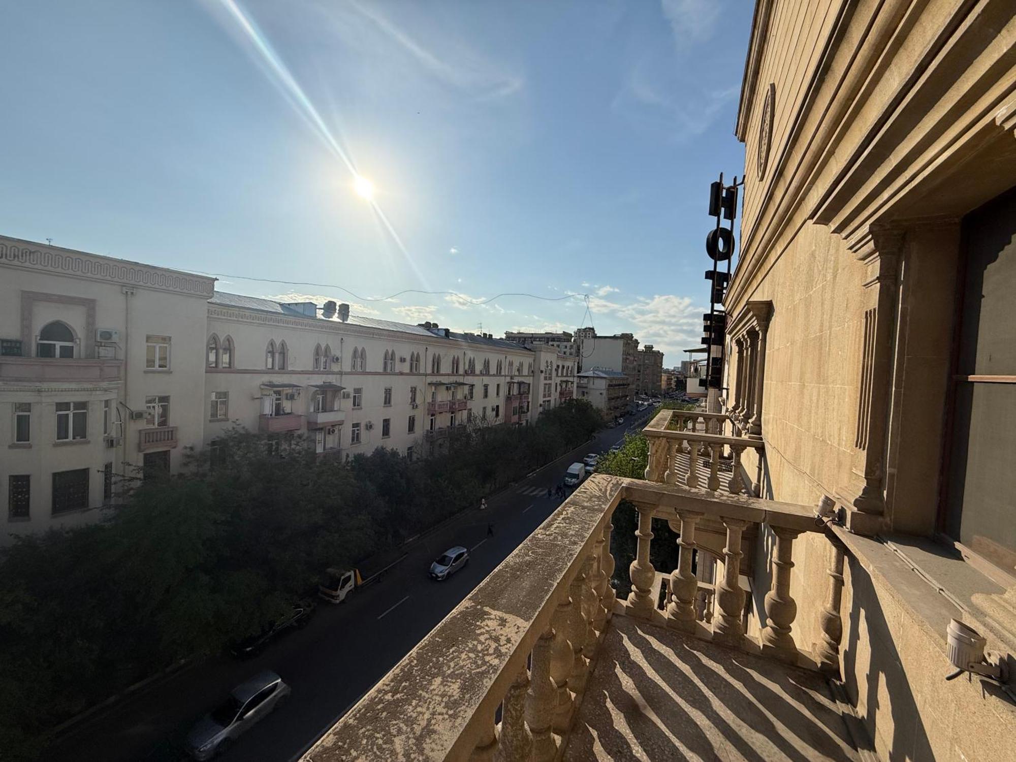 Black Mont Inn Hotel Baku Ngoại thất bức ảnh